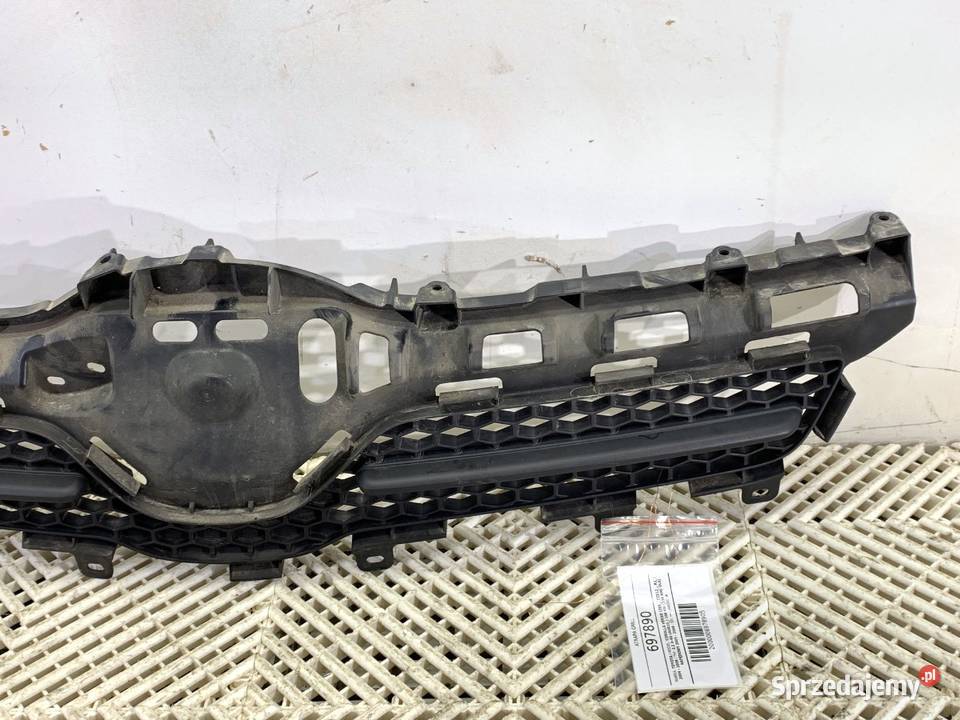 ATRAPA GRILL TOYOTA COROLLA E13 0409 531110F030