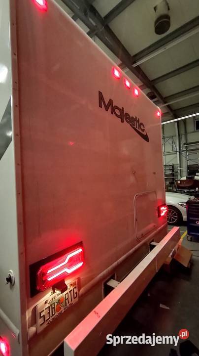 2018 FOREST RIVER MAJESTIC KAMPER Z USA Pępowo