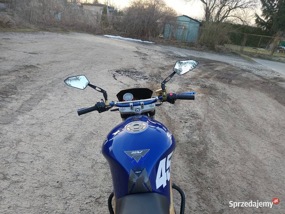 Suzuki SV 650 Naked Pelplin