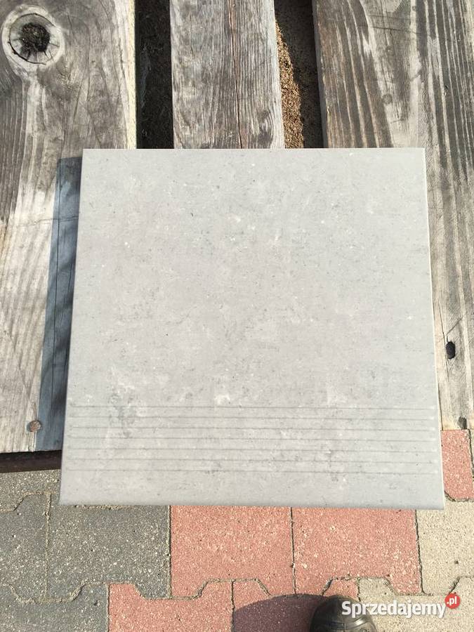 Gres stopnice proste 30x30 firmy Paradyż i Reguły