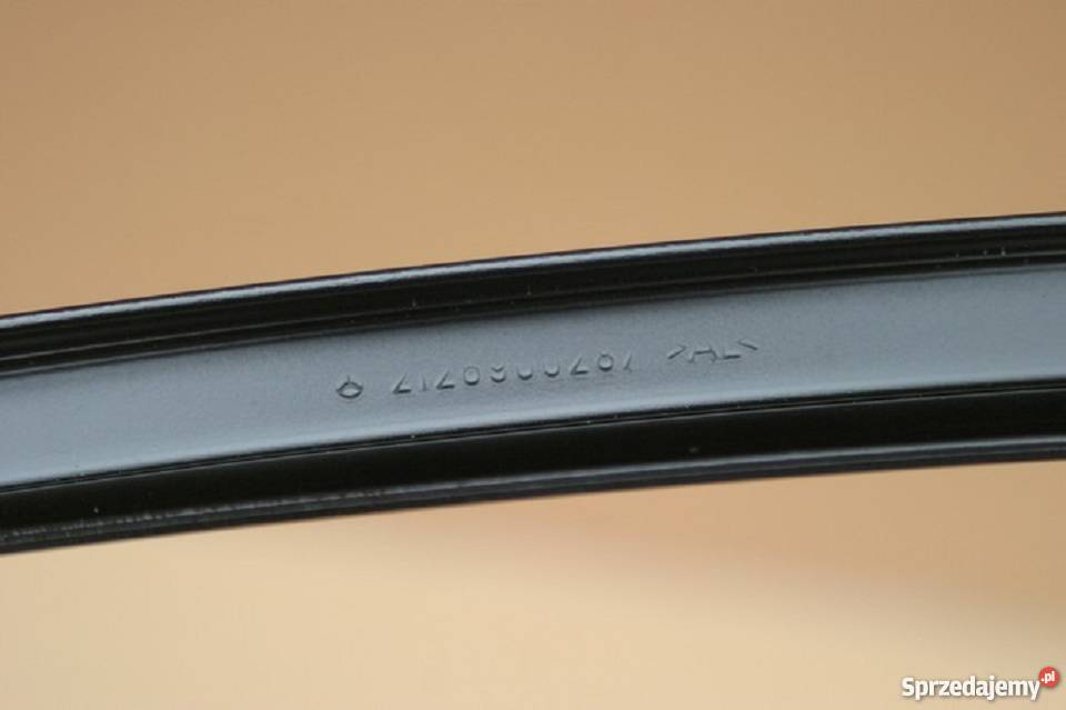 MERCEDES E KLASA LISTWA PIONOWA DRZWI LEWY PRZÓD Karoseria Bieleń