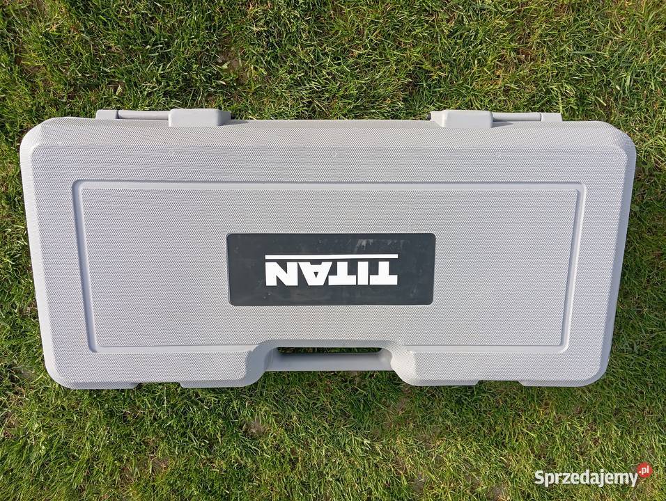 Młot wyburzeniowy Titan 1700W 45J