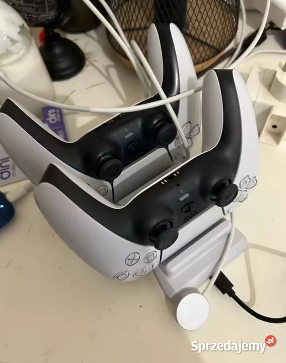 Stacja ładująca do kontrolerów 5