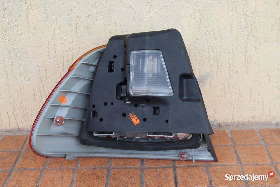 LAMPA PRAWY TYŁ WKŁAD BMW E46 8364922