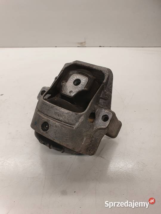 ŁAPA PODUSZKA SILNIKA AUDI A4 A5 Q5 8R0199381AJ Przystajń