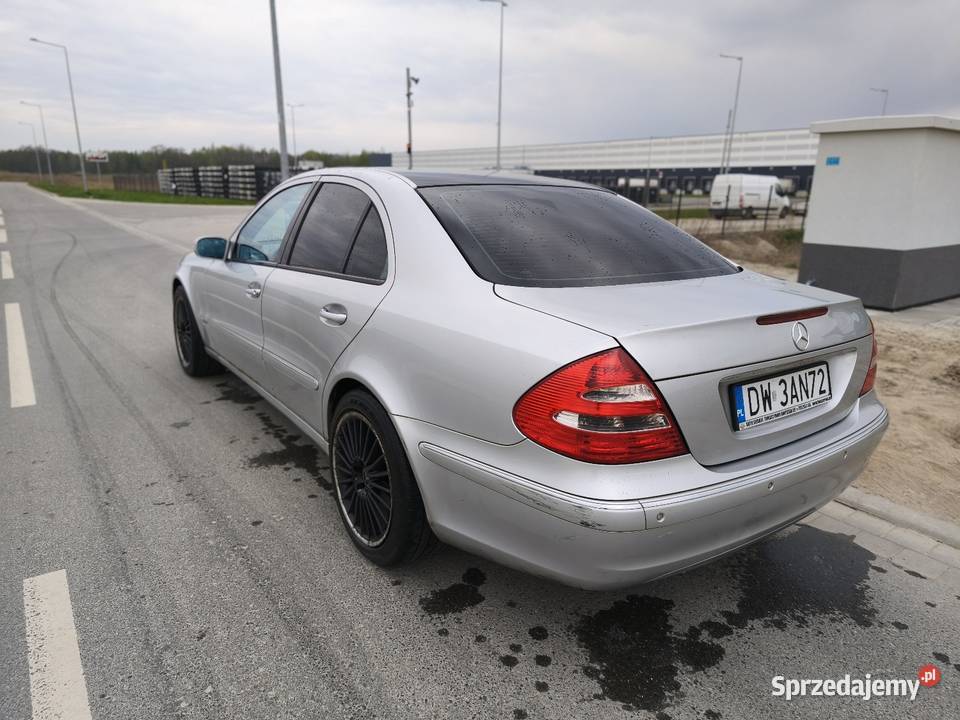 Mercedes Benz E gazbenzyna