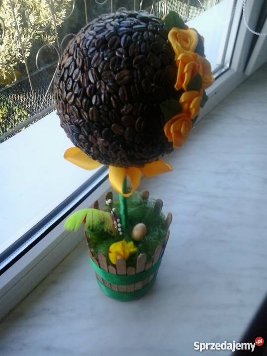 Kule kwiatowe z włoskiej krepy Koronowo