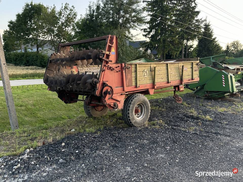 Rozrzutnik obornika Bergmann nieuszkodzony Pieczonogi