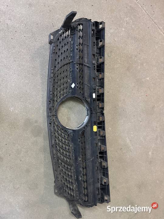 Grill atrapa Mercedes CLA oryginał idealny