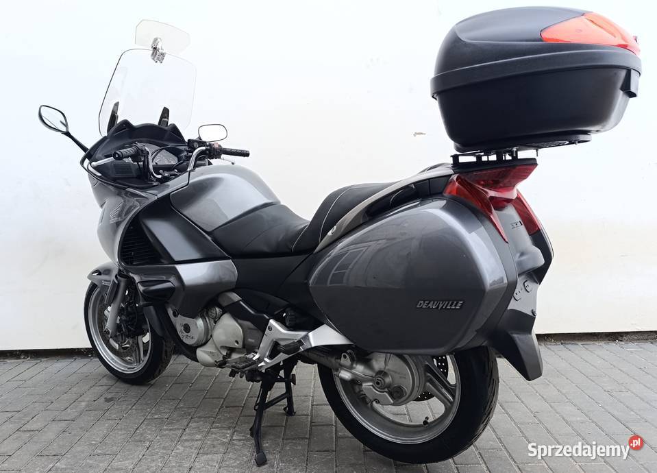 Honda NTV 700 NT700VA 2006 kufer centralny Ostrołęka
