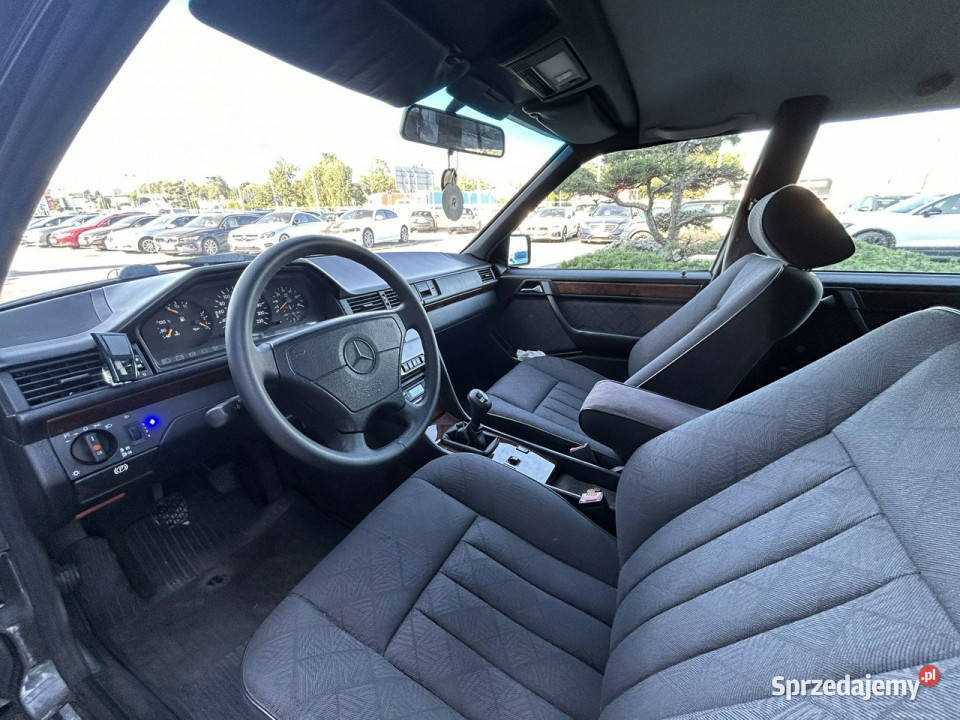 Mercedes E 250 szeroka listwa klimatronic el możliwa zamiana