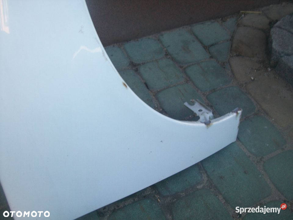 Błotnik prawy Laguna I Radom sprzedam