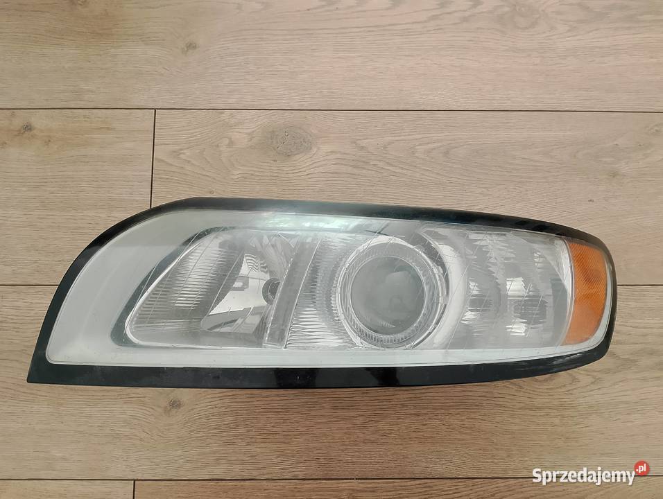 VOLVO V50 reflektor lewy przód na części Kraków