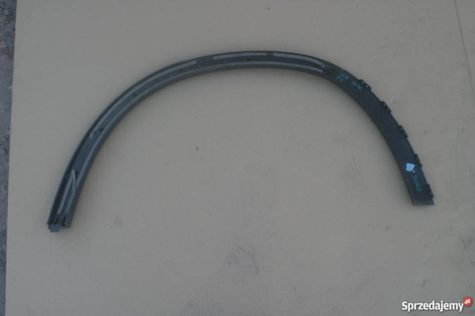 MERCEDES GLA LISTWA NAKŁADKA BŁOTNIKA PRAWY TYŁ listwy boczne Bieleń sprzedam