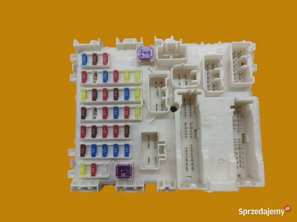 SKRZYNKA BEZPIECZNIKÓW P6019554 12 B Suzuki świętokrzyskie