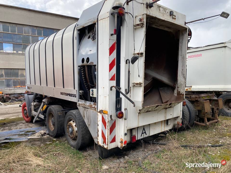 Rozdzielacz zawór hydrauliczny śmieciarki Wola Murowana