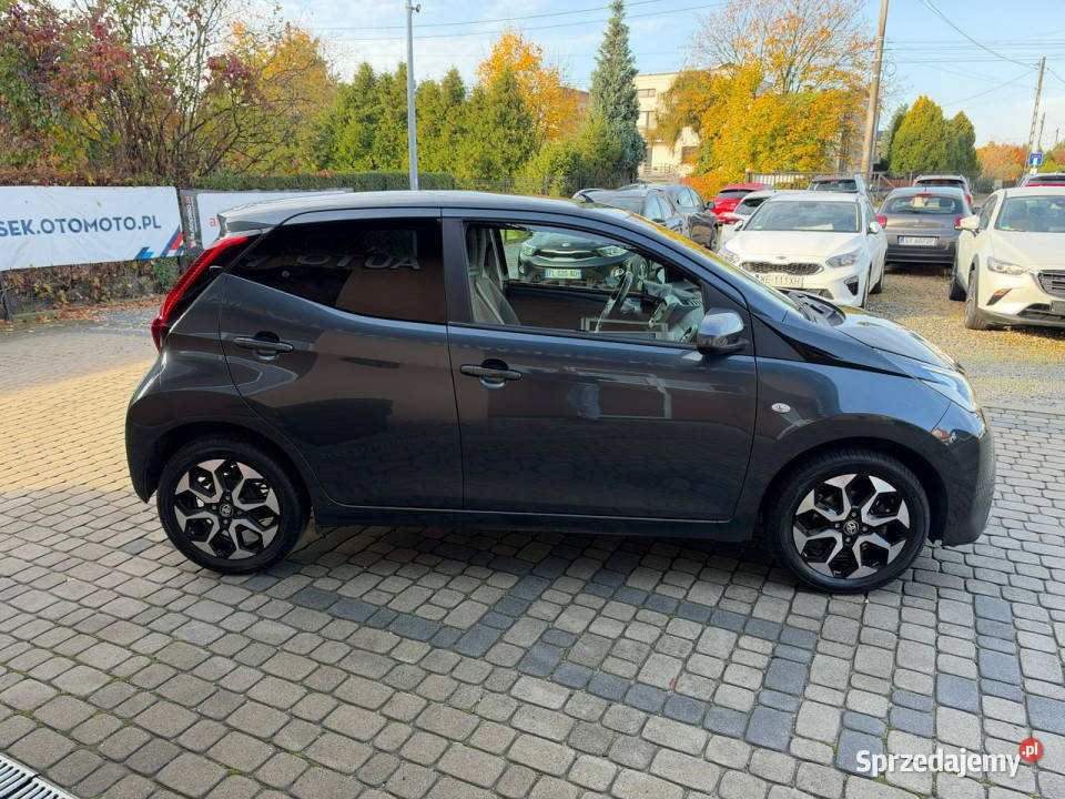 Toyota Aygo Rezerwacja II 2014 Orzech