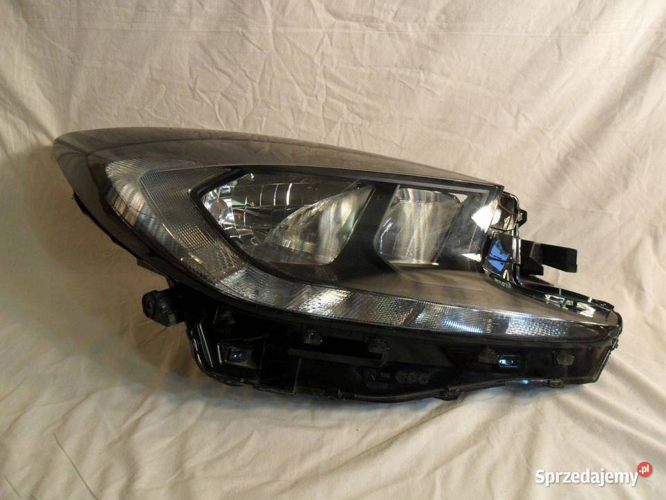 Reflektor Przód strona prawa Toyota Aygo X wielkopolskie Nowy Tomyśl sprzedam