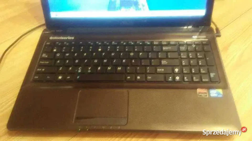 Laptop Asus win 81 pro i3 8gb 120 gb SSD Żnin