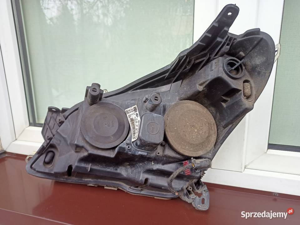 Opel Astra H lampa przednia prawa reflektor osobowe Sieradz