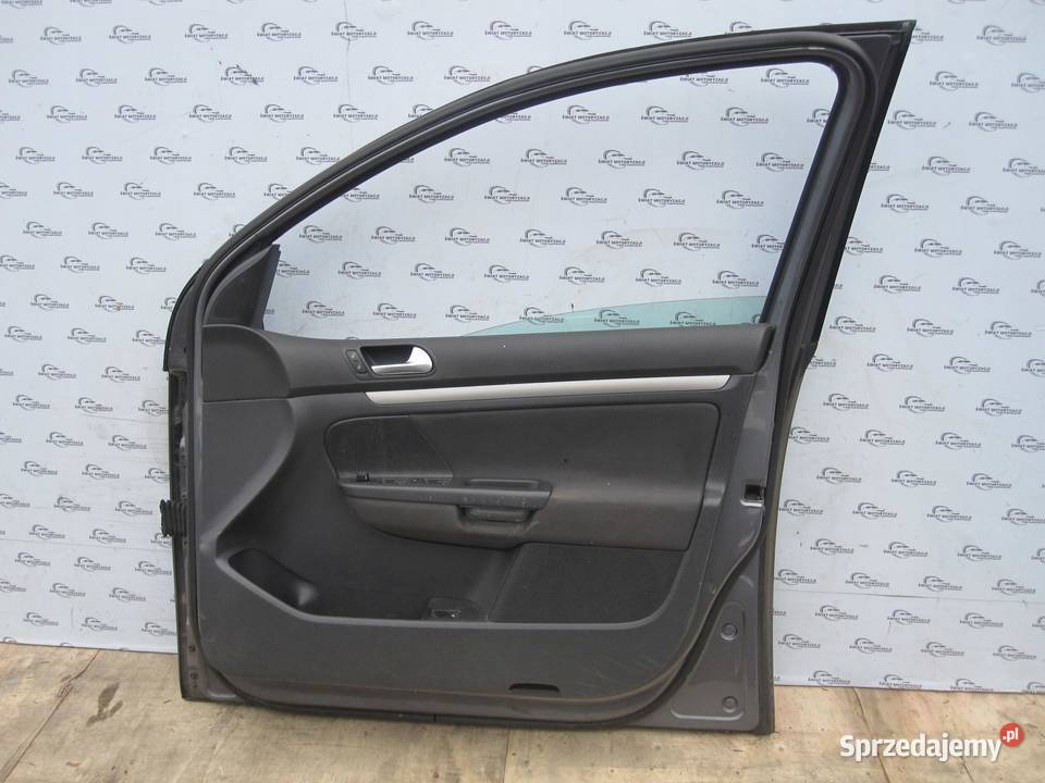 VW GOLF V 07r drzwi prawe przód Karoseria