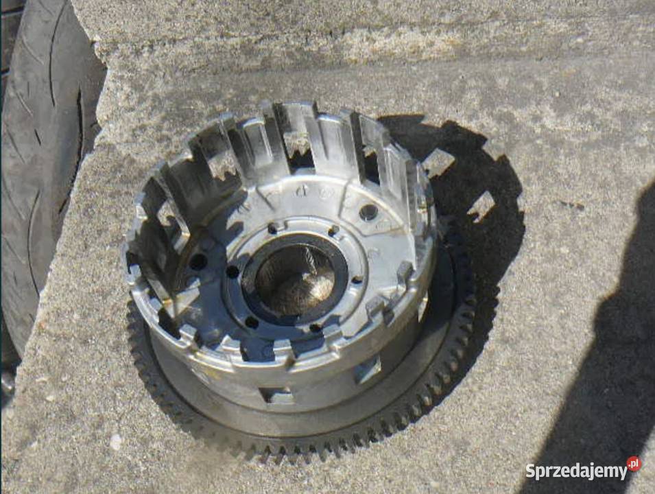 Kosz sprzęgłowy Suzuki GSR 600 Ostrzeszów