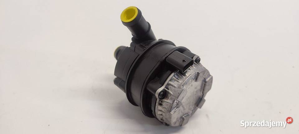 AUDI Q3 8U POMPKA WODY 20 TDI 04L965567A osobowe