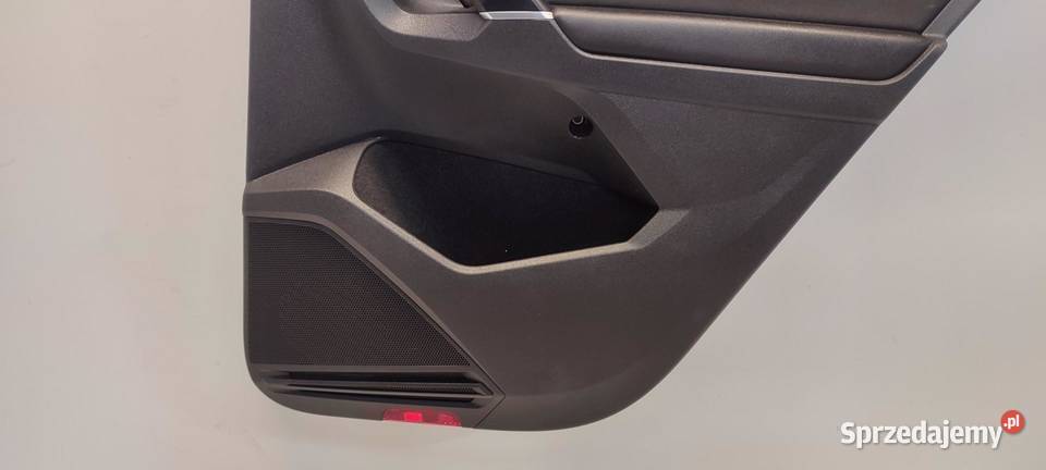 VW TIGUAN II BOCZEK DRZWI PRAWY TYŁ 5NA867212 P sprzedam