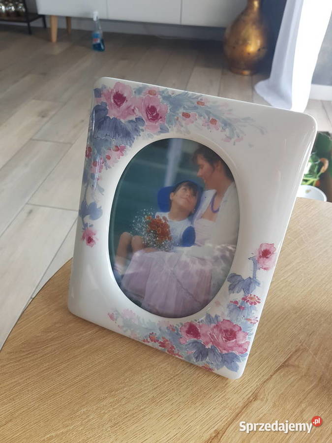 Ramka z porcelany