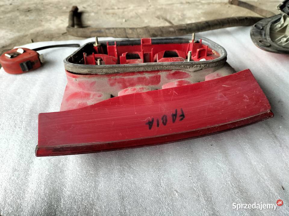 Fabia I 1 LAMPA TYŁ PRAWA Kamień-Kolonia