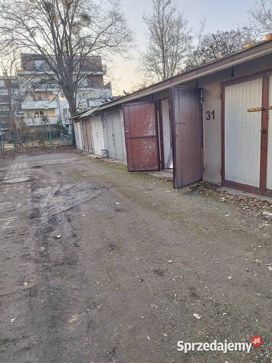 Garaż murowany w szeregowcu Jeżyce Poznań samodzielny