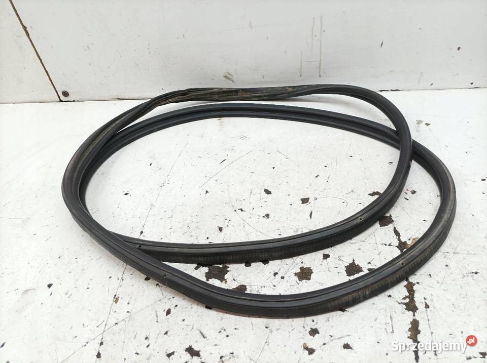 USZCZELKA KLAPY TYŁ BAGAŻNIKA Mitsubishi Space sprzedam