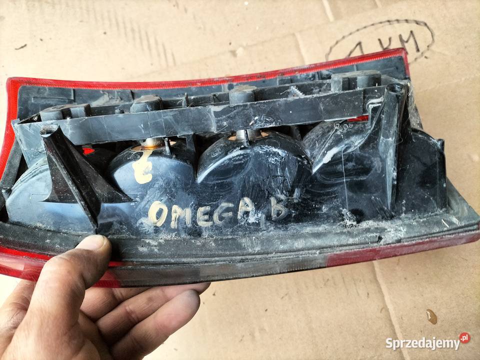 LAMPA TYŁ TYLNA LEWA REFLEKTOR OPEL OMEGA B