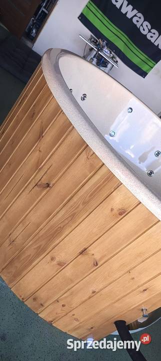 Balia ogrodowa 16 dysz wodnych w pełnej wersji Świecie