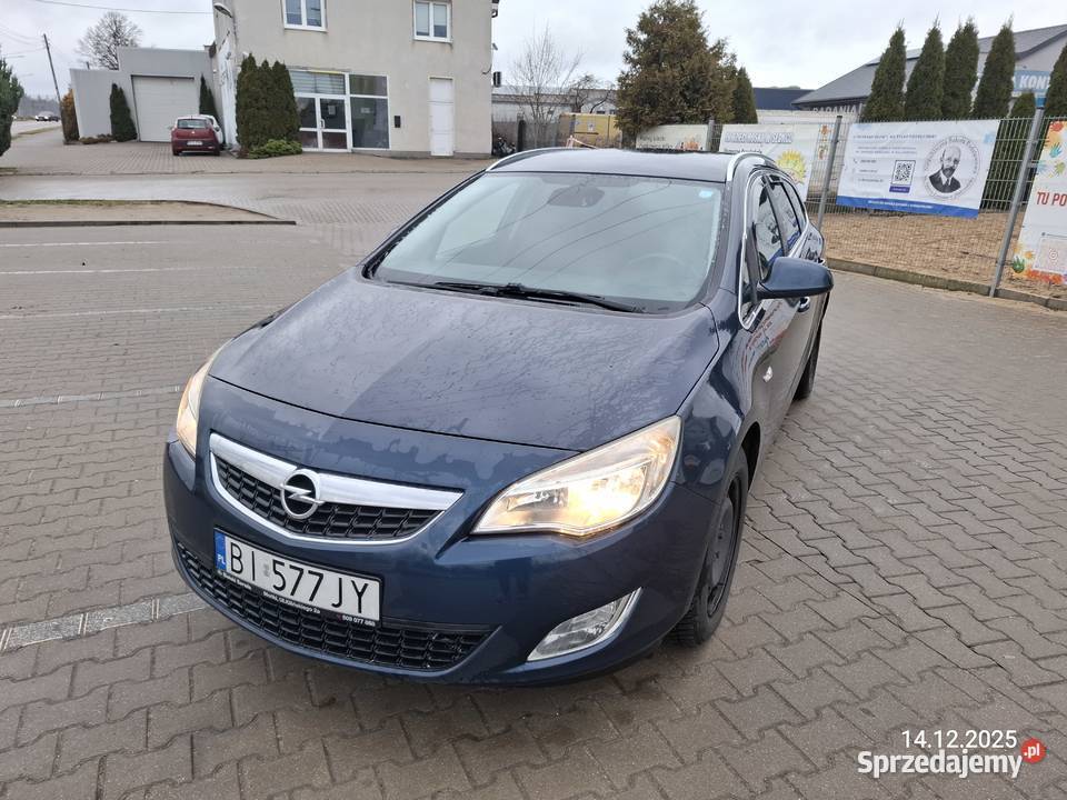 Opel Astra j 16 115 2012 sports tourer benzyna+LPG Białystok