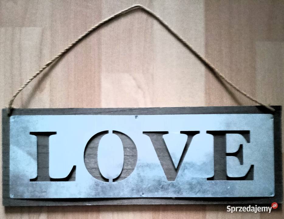 Dekoracja ścienna z napisem LOVE Tarnobrzeg
