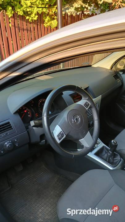 sprzedam tanio opel astra z 2012r mazowieckie