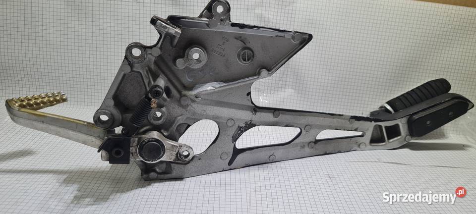 Suzuki GSR 600 set prawy podnóżek Podnóżki i stopki Warszawa