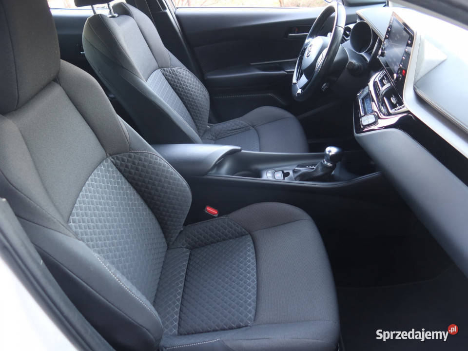 Toyota CHR 18 Hybrid światła LED