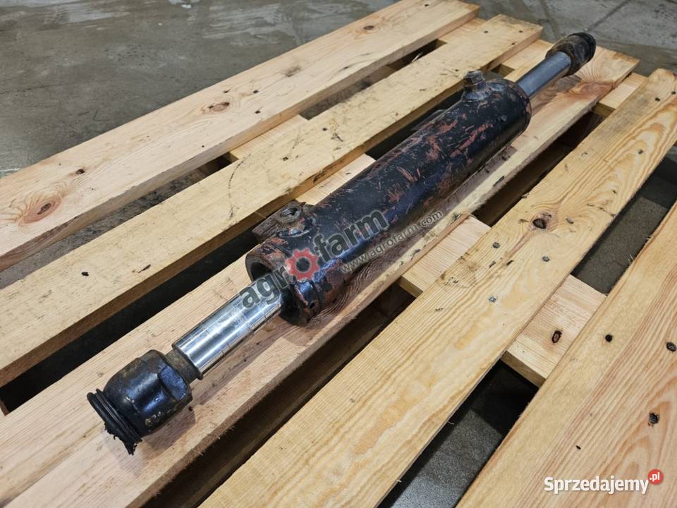 Siłownik skrętu Massey ferguson 8250 8260 8240 Byków