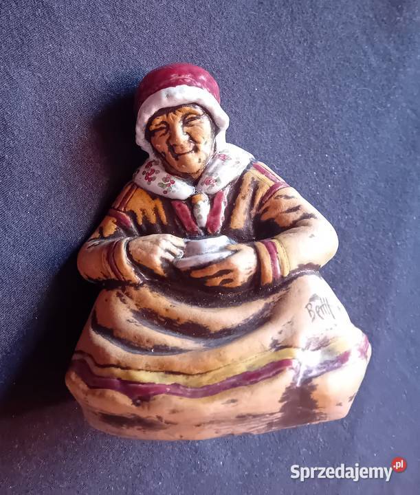 Ceramiczna figurka staruszka w stroju ludowym Koźminek