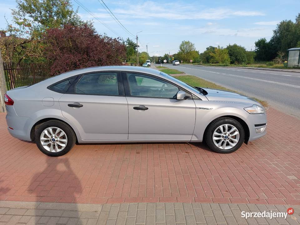 Ford Mondeo 16 benzyna Rok produkcji 2011 Łochów