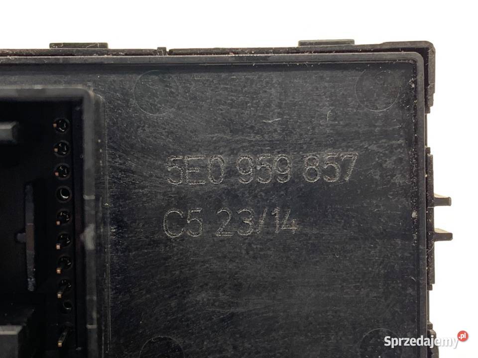 PRZEŁĄCZNIK SZYB SKODA OCTAVIA III 5E0959857