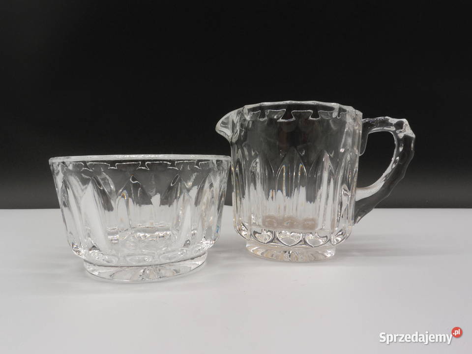 Komplet cukiernicy i mlecznika wykonany z Porcelana i szkło Raszków sprzedam