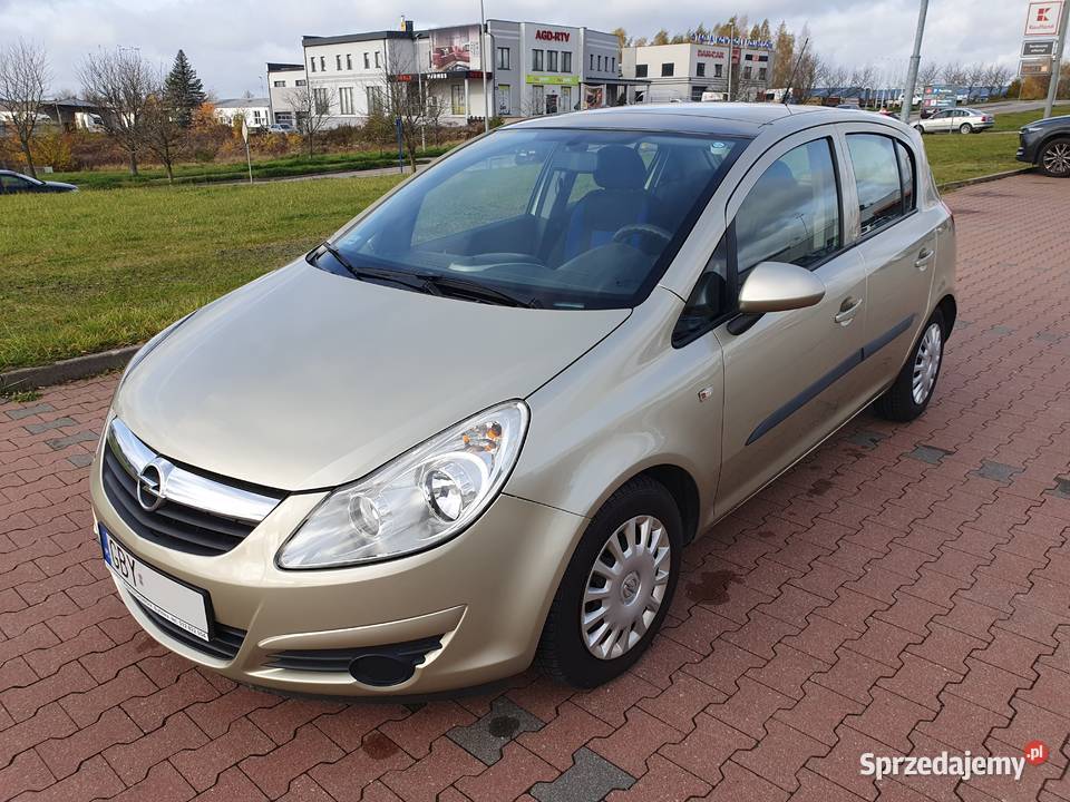 Sprzedam Opla Corsę D z silnikiem benzynowym 12 Bytów