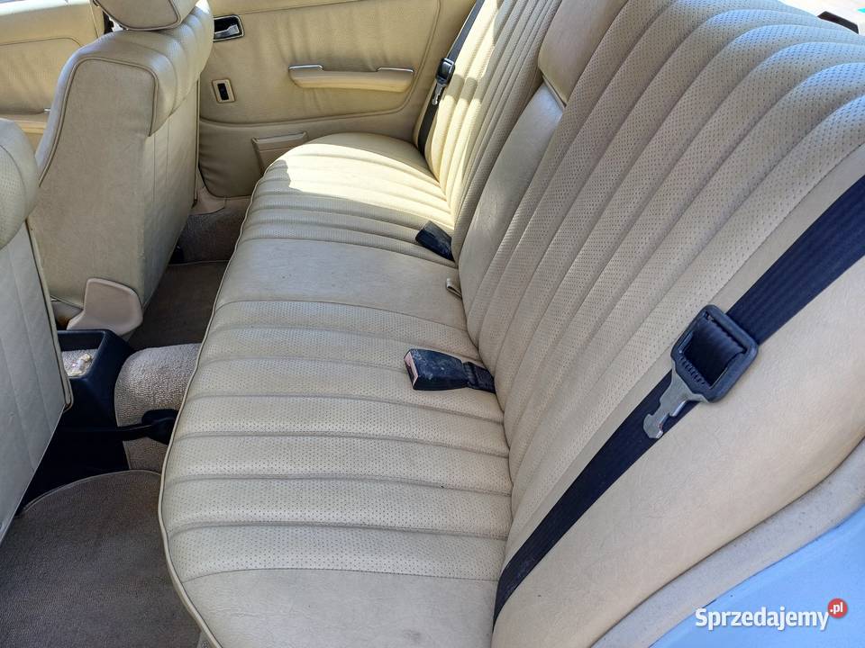 Kompletne wnętrze Mercedes W123 jasnobeżowy Fotele i kanapy Jelcz-Laskowice