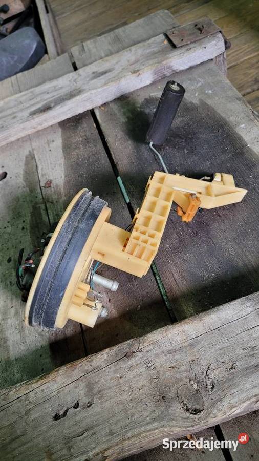 Pływak Nissan Primera P10 Łagów