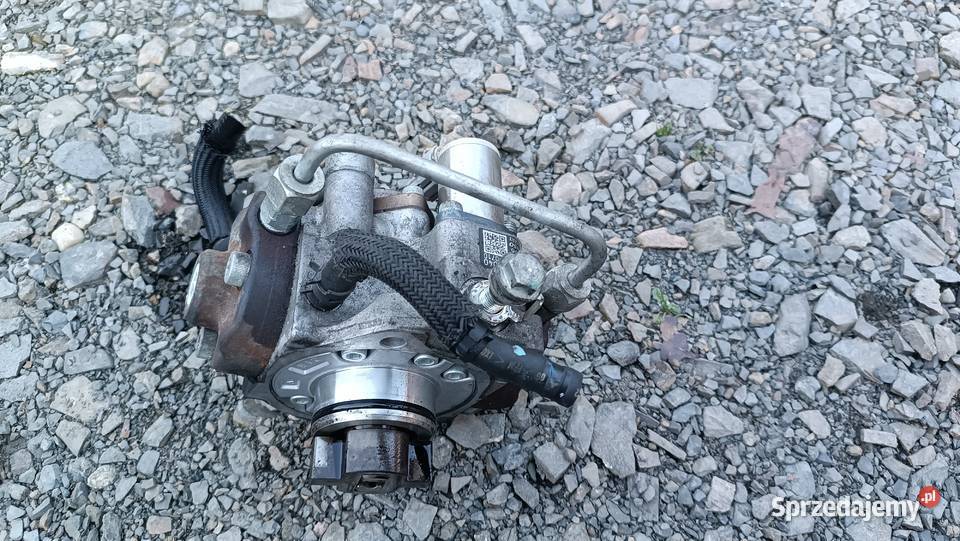 221000R040 Pompa wtryskowa Toyota Avensis T27 osobowe małopolskie Radłów sprzedam