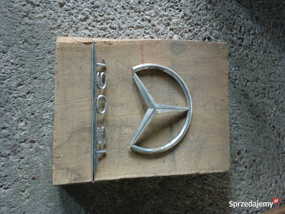 Mercedes 190 SL tylna część nadwozia trzecie zdj