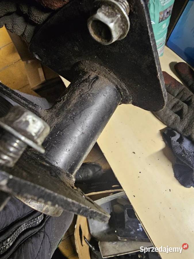 Suzuki LT 50 Piasta mocowanie wahacz wahacza osi Jelenia Góra